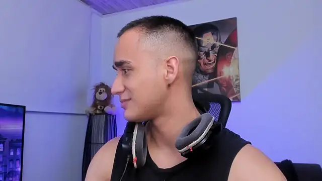 Snapshot of AlexRivera6 chatting on December 16, 2024, 12:26 am AlexRivera6 online show from December 16, 2024, 12:26 am