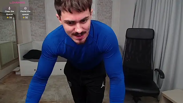 Snapshot of WilsonJules chatting on December 13, 2024, 11:13 am WilsonJules online show from December 13, 2024, 11:13 am