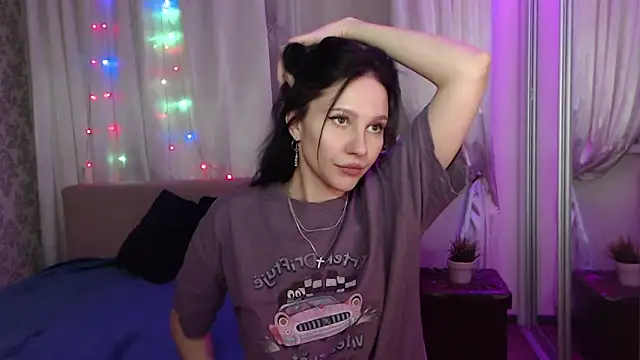 Snapshot of Zlata888 chatting on November 24, 2025, 1:00 pm Zlata888 online show from November 24, 2025, 1:00 pm