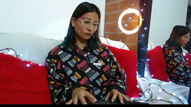 Snapshot of Sofynix chatting on July 30, 2026, 5:01 pm Sofynix online show from July 30, 2026, 5:01 pm