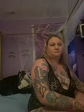 Snapshot of SexyZannaRose chatting on September 15, 2025, 10:10 pm SexyZannaRose online show from September 15, 2025, 10:10 pm