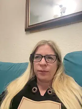 jayjencam online show from October 9, 2025, 10:19 pm