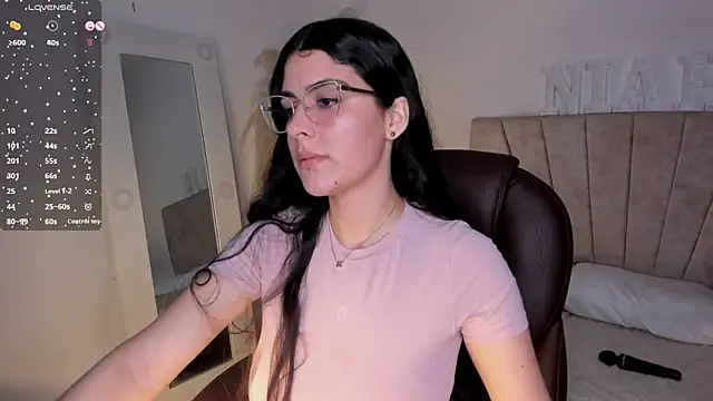 Snapshot of _Niah_ chatting on February 24, 2025, 9:20 pm Niah online show from February 24, 2025, 9:20 pm