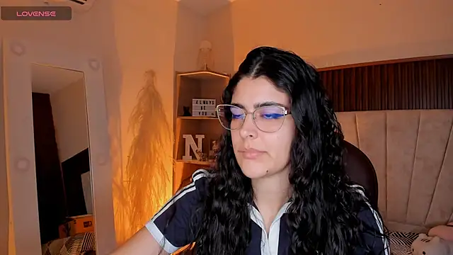  Niah  online show from February 3, 2026, 9:09 pm