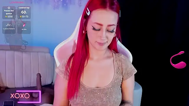 Mia-Bloom online show from July 14, 2026, 3:22 am