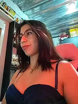 kateeen18 online show from January 13, 2026, 5:13 am