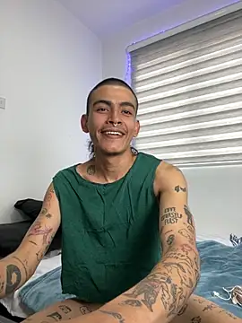 Snapshot of sorry-mom69 chatting on October 6, 2025, 7:33 pm sorry-mom69 online show from October 6, 2025, 7:33 pm