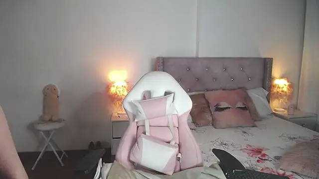 Snapshot of destinysweet21 chatting on February 23, 2025, 10:17 am destinysweet21 online show from February 23, 2025, 10:17 am