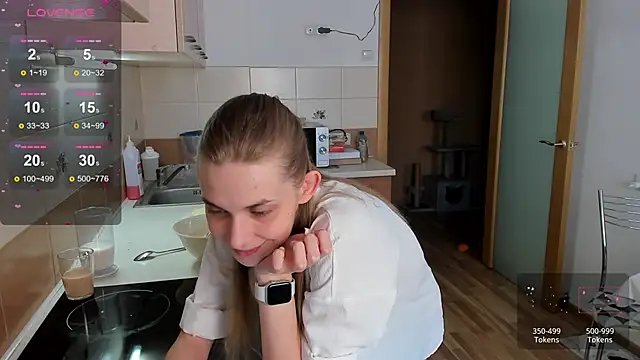 molly hunt  online show from March 14, 2025, 9:57 am