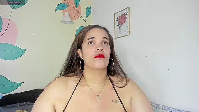 Snapshot of Alondra_zaaens chatting on October 16, 2025, 1:01 pm Alondra zaaens online show from October 16, 2025, 1:01 pm