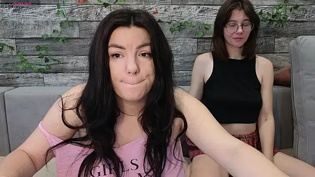 Vika loves you online show from November 18, 2025, 2:17 am