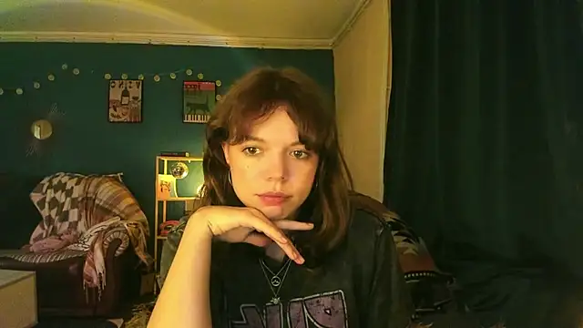 ClancyMorissey online show from September 19, 2025, 6:08 pm