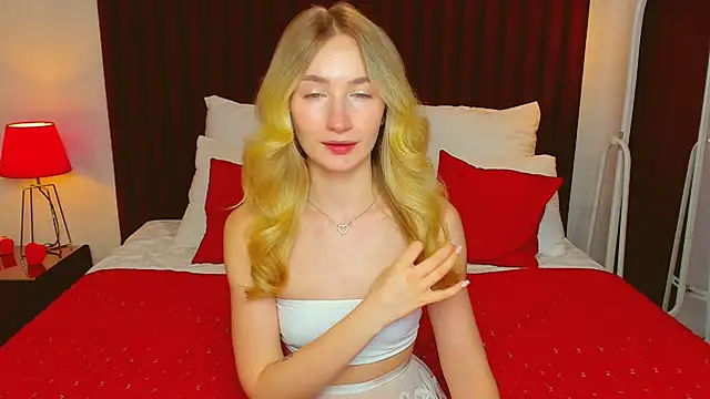 bella  rose online show from March 10, 2025, 7:18 pm