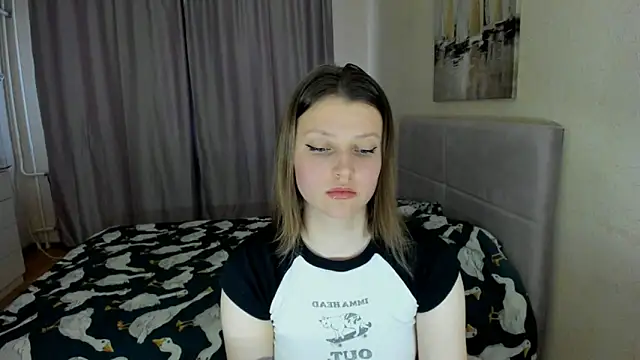 Snapshot of SoniNesti chatting on September 19, 2025, 2:07 pm SoniNesti online show from September 19, 2025, 2:07 pm