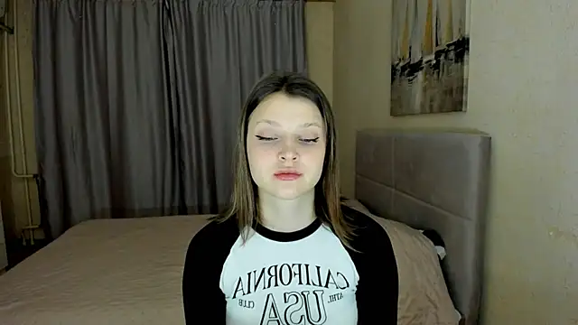 Snapshot of SoniNesti chatting on November 6, 2025, 2:40 pm SoniNesti online show from November 6, 2025, 2:40 pm