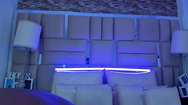 Snapshot of ShaniaBrownn chatting on October 17, 2025, 7:49 pm ShaniaBrownn online show from October 17, 2025, 7:49 pm