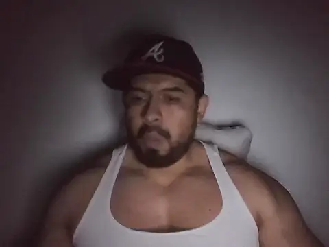 marcus002001 online show from April 1, 2026, 4:24 am