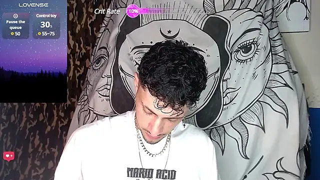 Snapshot of Apolo_S chatting on December 3, 2024, 4:03 am Apolo S online show from December 3, 2024, 4:03 am