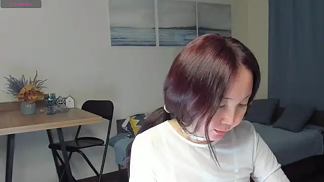 Snapshot of AvroraSakura chatting on December 22, 2024, 4:38 pm AvroraSakura online show from December 22, 2024, 4:38 pm