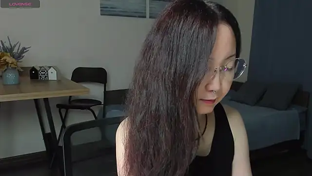 Snapshot of AvroraSakura chatting on January 10, 2025, 4:41 pm AvroraSakura online show from January 10, 2025, 4:41 pm