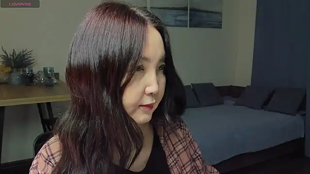 Snapshot of AvroraSakura chatting on January 25, 2025, 6:57 pm AvroraSakura online show from January 25, 2025, 6:57 pm