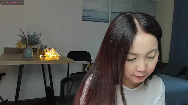 Snapshot of AvroraSakura chatting on February 14, 2025, 2:23 pm AvroraSakura online show from February 14, 2025, 2:23 pm