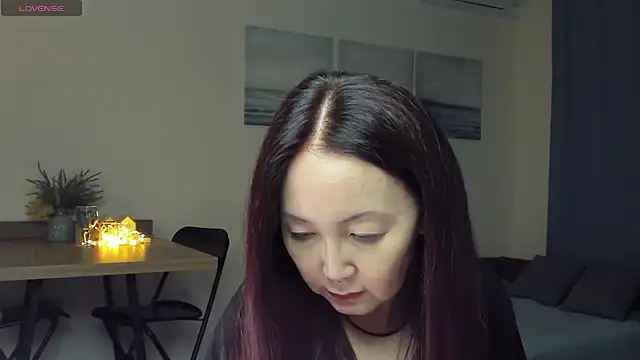 Snapshot of AvroraSakura chatting on February 15, 2025, 3:39 pm AvroraSakura online show from February 15, 2025, 3:39 pm