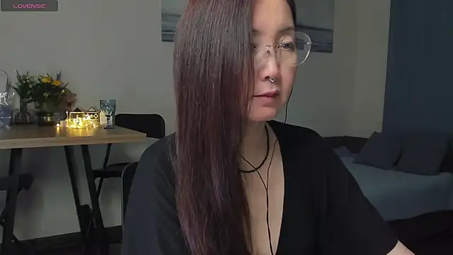 Snapshot of AvroraSakura chatting on March 3, 2025, 4:35 pm AvroraSakura online show from March 3, 2025, 4:35 pm