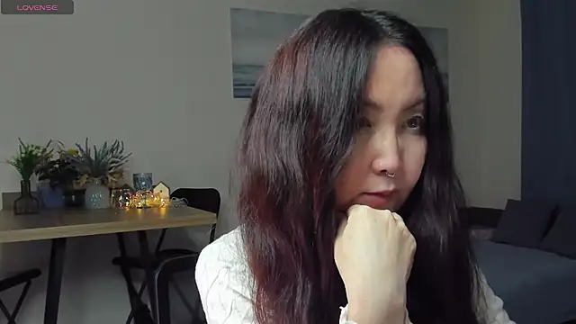 Snapshot of AvroraSakura chatting on March 6, 2025, 8:48 pm AvroraSakura online show from March 6, 2025, 8:48 pm