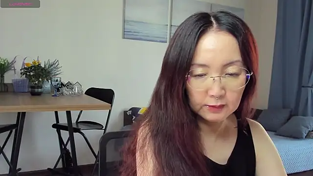 Snapshot of AvroraSakura chatting on March 9, 2025, 1:26 pm AvroraSakura online show from March 9, 2025, 1:26 pm