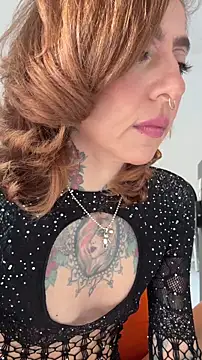 Evangelyne 1 online show from November 17, 2025, 1:06 pm