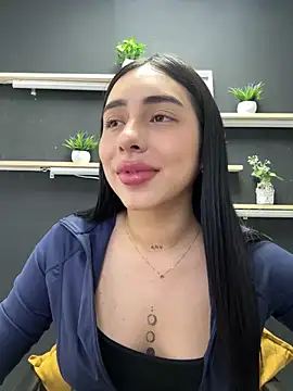 isabella jade online show from November 14, 2025, 1:21 pm