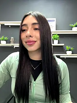 isabella jade online show from November 18, 2025, 1:04 pm