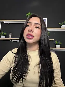 isabella jade online show from November 24, 2025, 10:20 pm