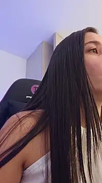 miaeyes online show from November 12, 2025, 3:34 pm