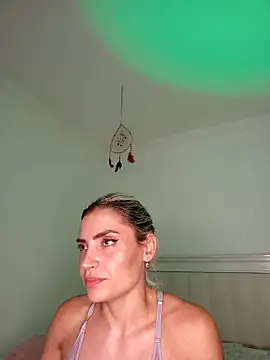 ASHLEY BLAIR online show from September 18, 2025, 9:28 pm