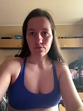 Snapshot of Nicole-Ray chatting on March 4, 2025, 8:35 am Nicole-Ray online show from March 4, 2025, 8:35 am