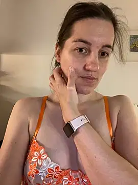 Snapshot of Nicole-Ray chatting on November 3, 2025, 8:32 pm Nicole-Ray online show from November 3, 2025, 8:32 pm