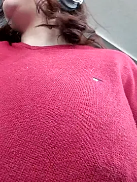 Snapshot of Yammy_Yumi chatting on October 14, 2025, 4:13 am Yammy Yumi online show from October 14, 2025, 4:13 am