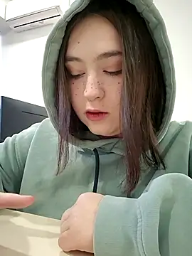 Snapshot of Yammy_Yumi chatting on November 4, 2025, 4:11 am Yammy Yumi online show from November 4, 2025, 4:11 am