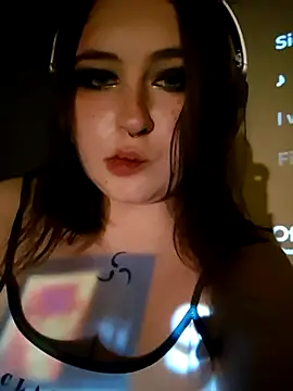 Snapshot of Yammy_Yumi chatting on November 29, 2025, 1:30 am Yammy Yumi online show from November 29, 2025, 1:30 am