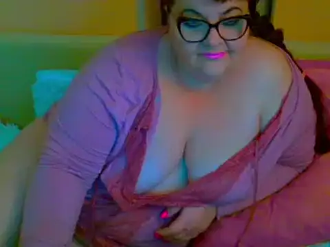 Snapshot of SinlessHeavy chatting on December 7, 2024, 11:34 pm SinlessHeavy online show from December 7, 2024, 11:34 pm