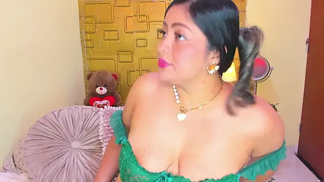 Julia Haye online show from February 28, 2026, 4:02 am