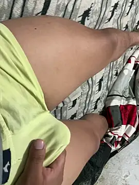 Snapshot of elvis0966 chatting on December 22, 2024, 5:12 am elvis0966 online show from December 22, 2024, 5:12 am