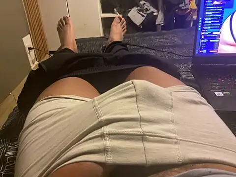 elvis0966 online show from February 5, 2026, 4:28 am