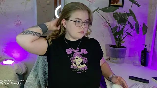 Snapshot of sinnamon_ chatting on September 18, 2025, 1:13 pm sinnamon online show from September 18, 2025, 1:13 pm