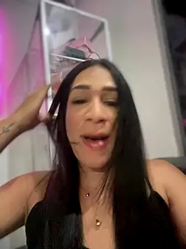 Ashly Miller online show from November 11, 2025, 7:36 pm