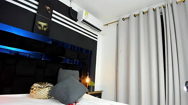 Snapshot of KatalinaMillan chatting on January 14, 2025, 9:56 am KatalinaMillan online show from January 14, 2025, 9:56 am