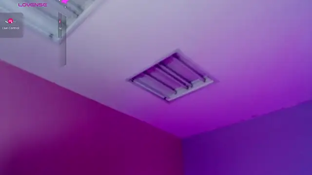 Snapshot of kim_blake chatting on December 6, 2024, 7:34 pm kim blake online show from December 6, 2024, 7:34 pm