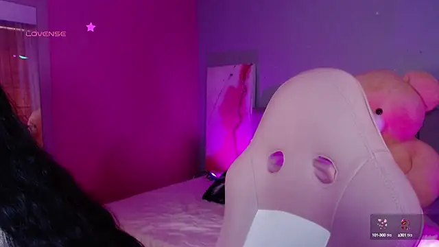 Snapshot of kim_blake chatting on December 11, 2024, 12:02 pm kim blake online show from December 11, 2024, 12:02 pm